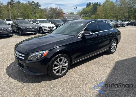 2015 Mercedes-Benz C 300 4Matic из США, поврежденный, VIN 55SWF4KB3FU060216